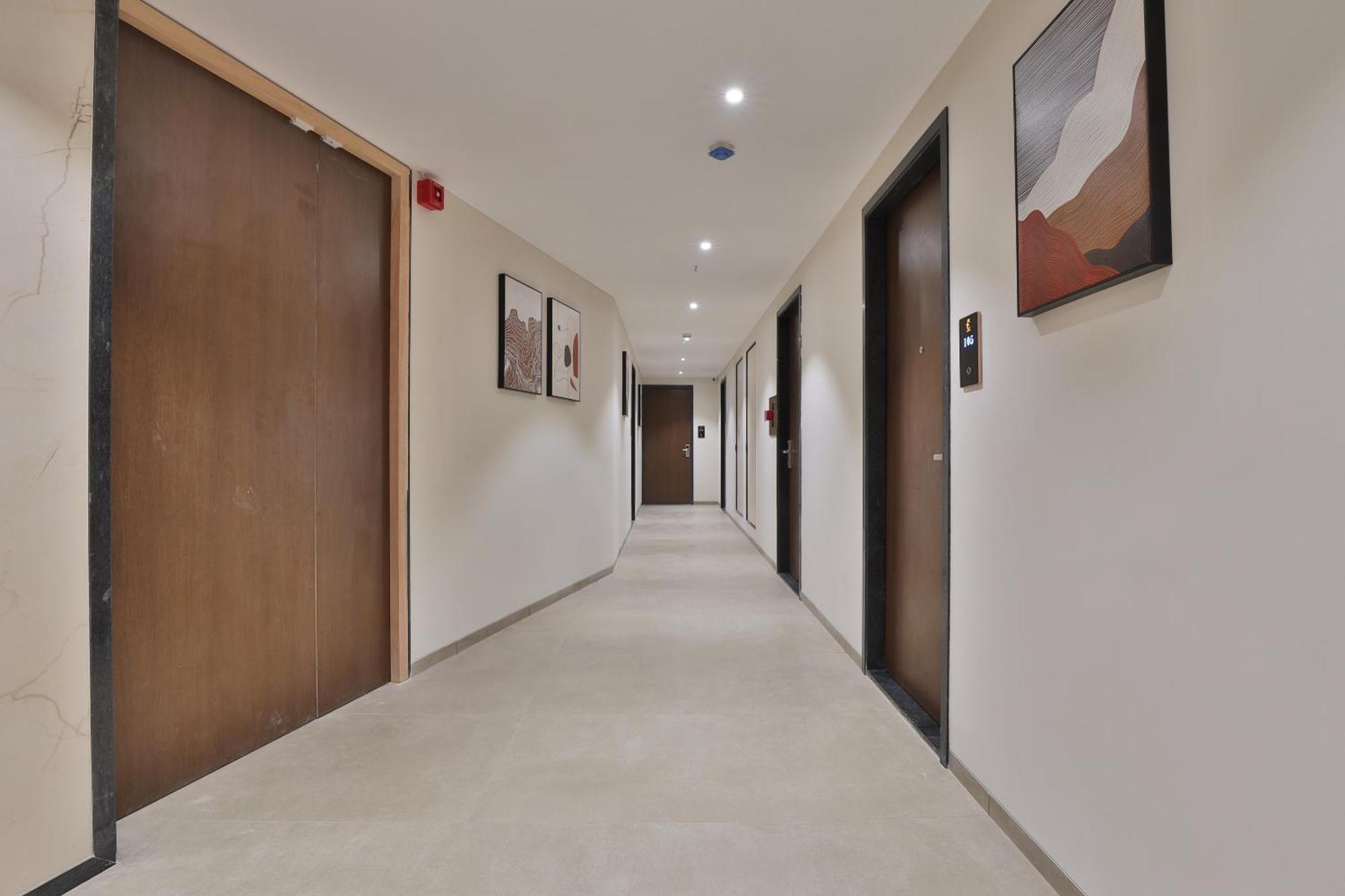 Hotel Elements 苏拉特 外观 照片