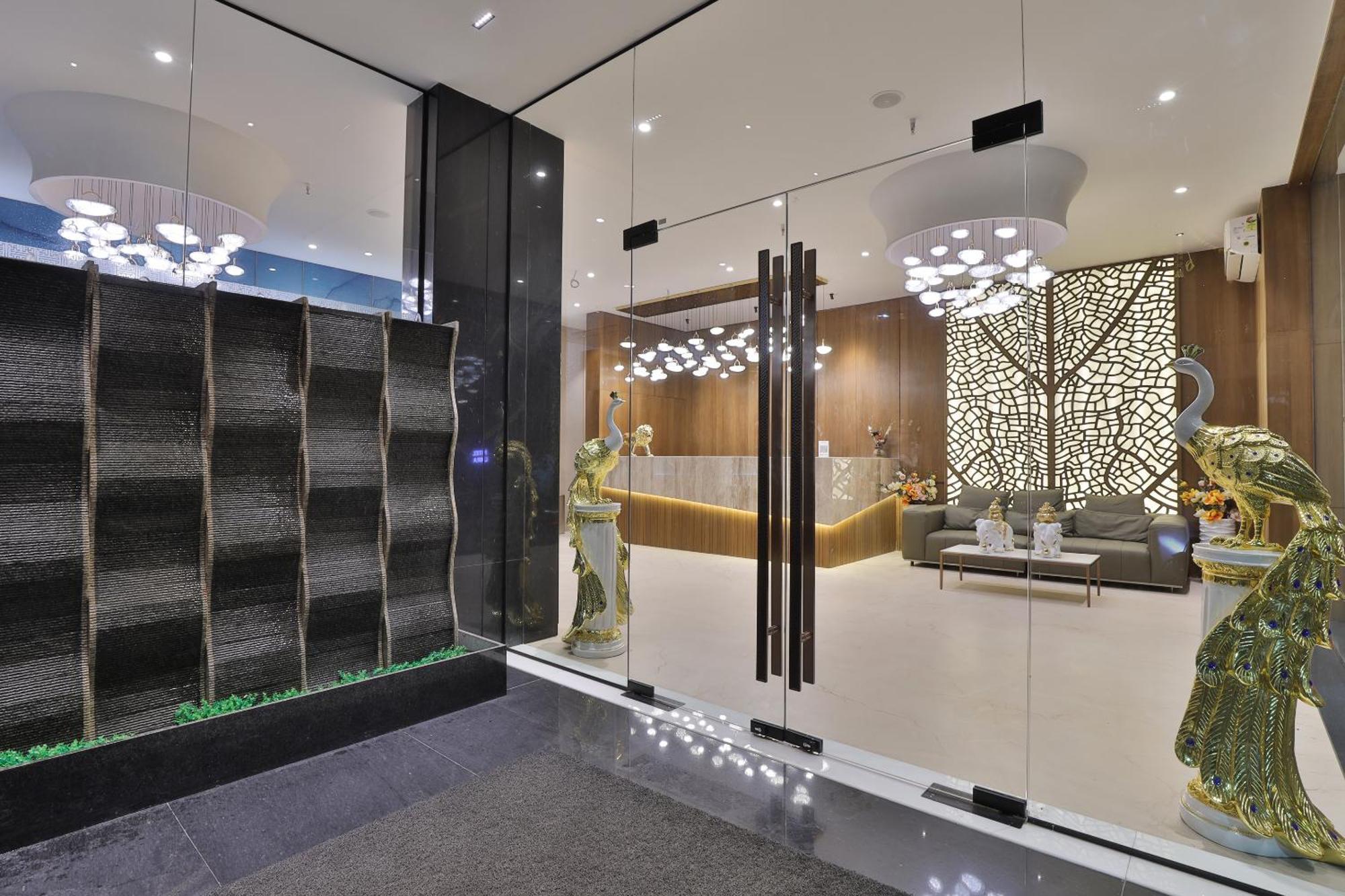 Hotel Elements 苏拉特 外观 照片