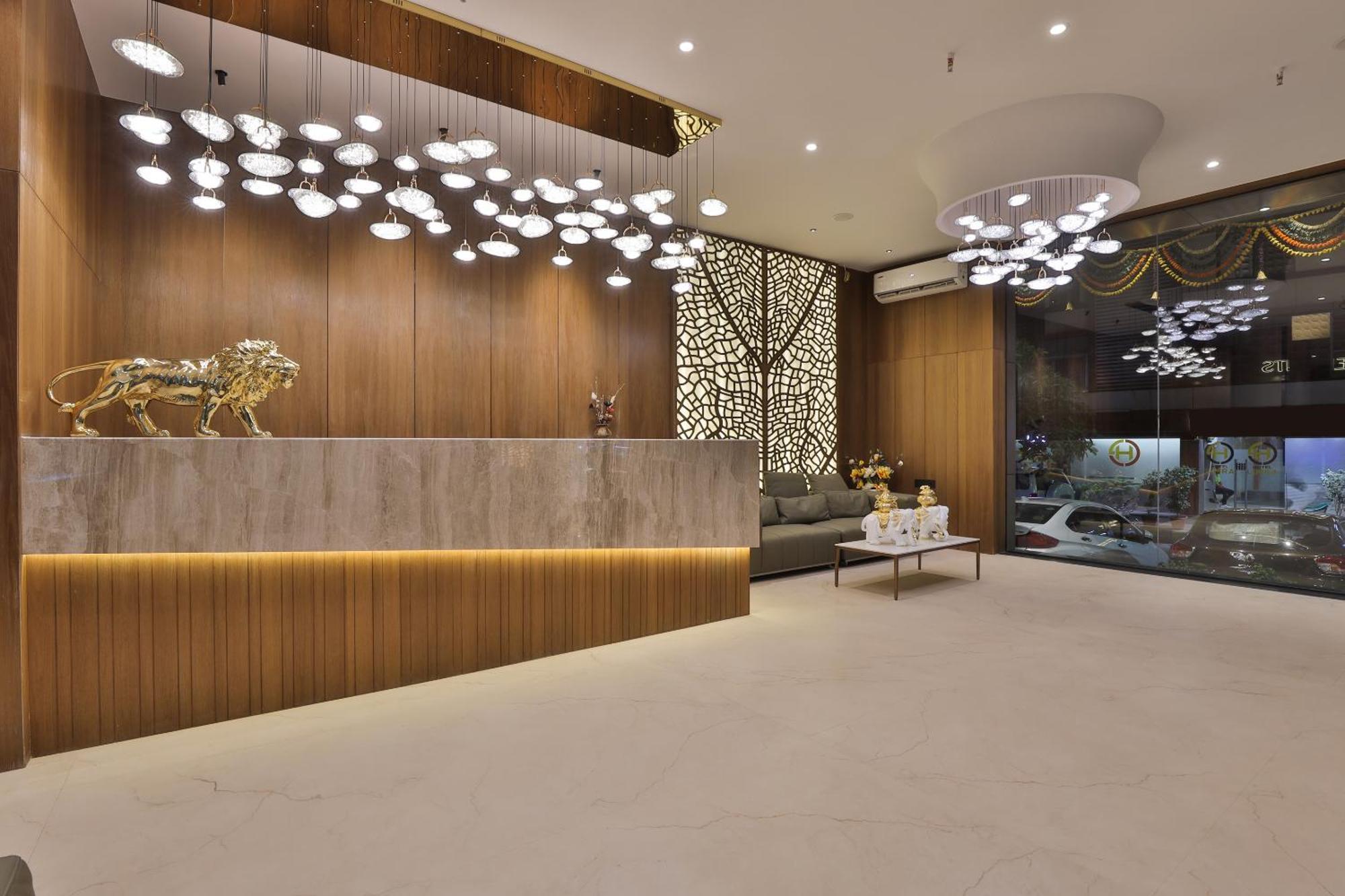 Hotel Elements 苏拉特 外观 照片