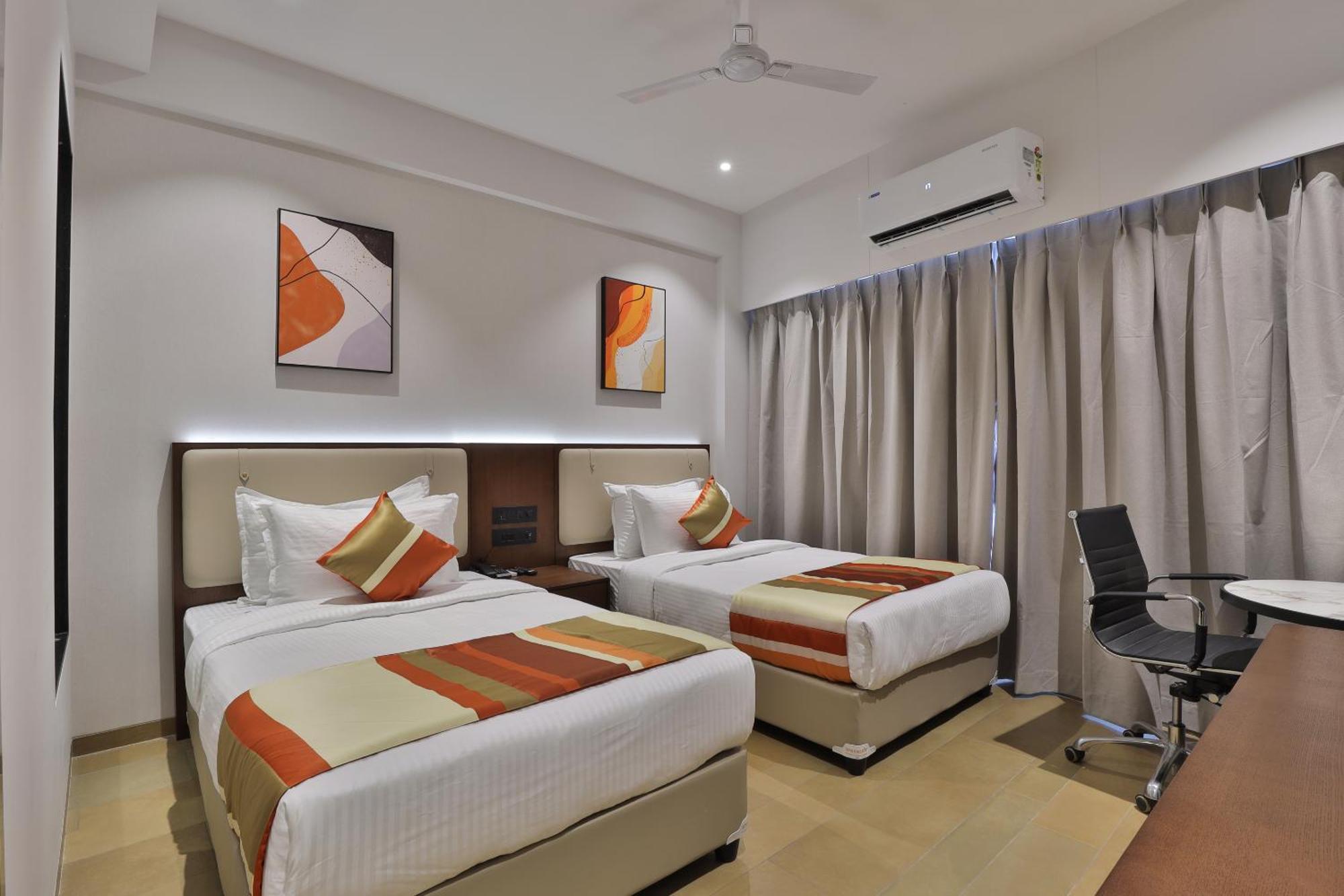 Hotel Elements 苏拉特 外观 照片