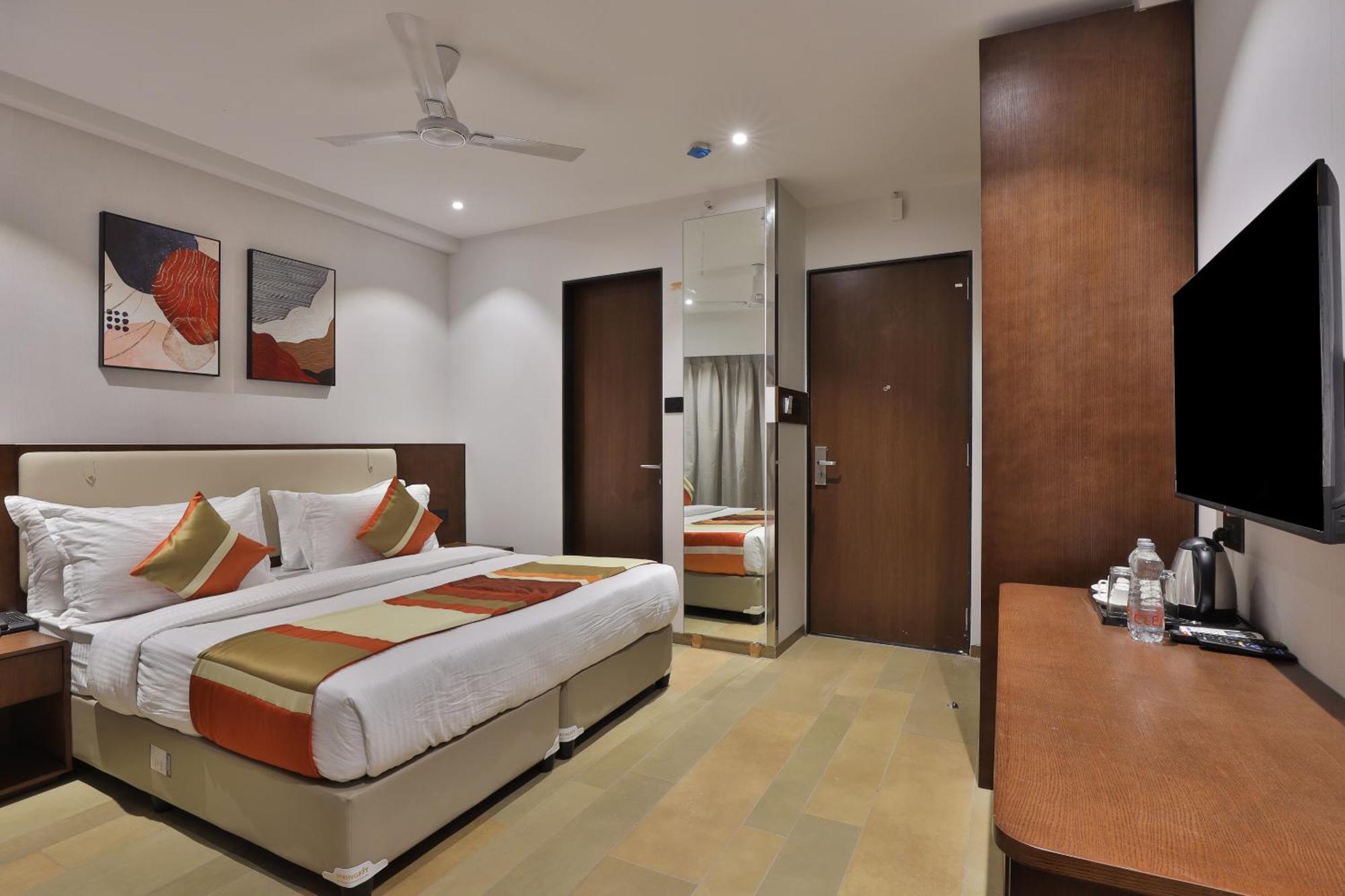 Hotel Elements 苏拉特 外观 照片