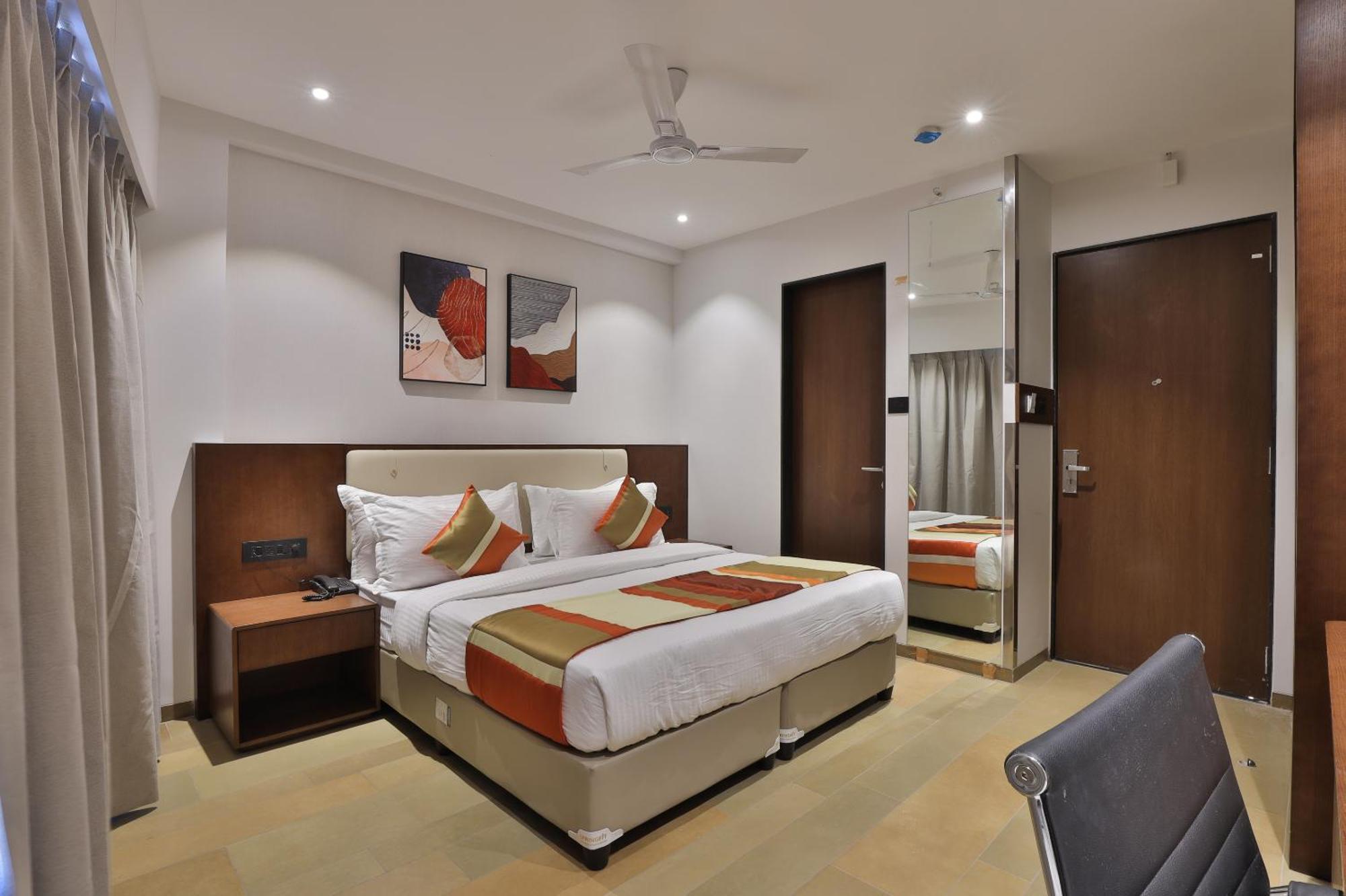 Hotel Elements 苏拉特 外观 照片