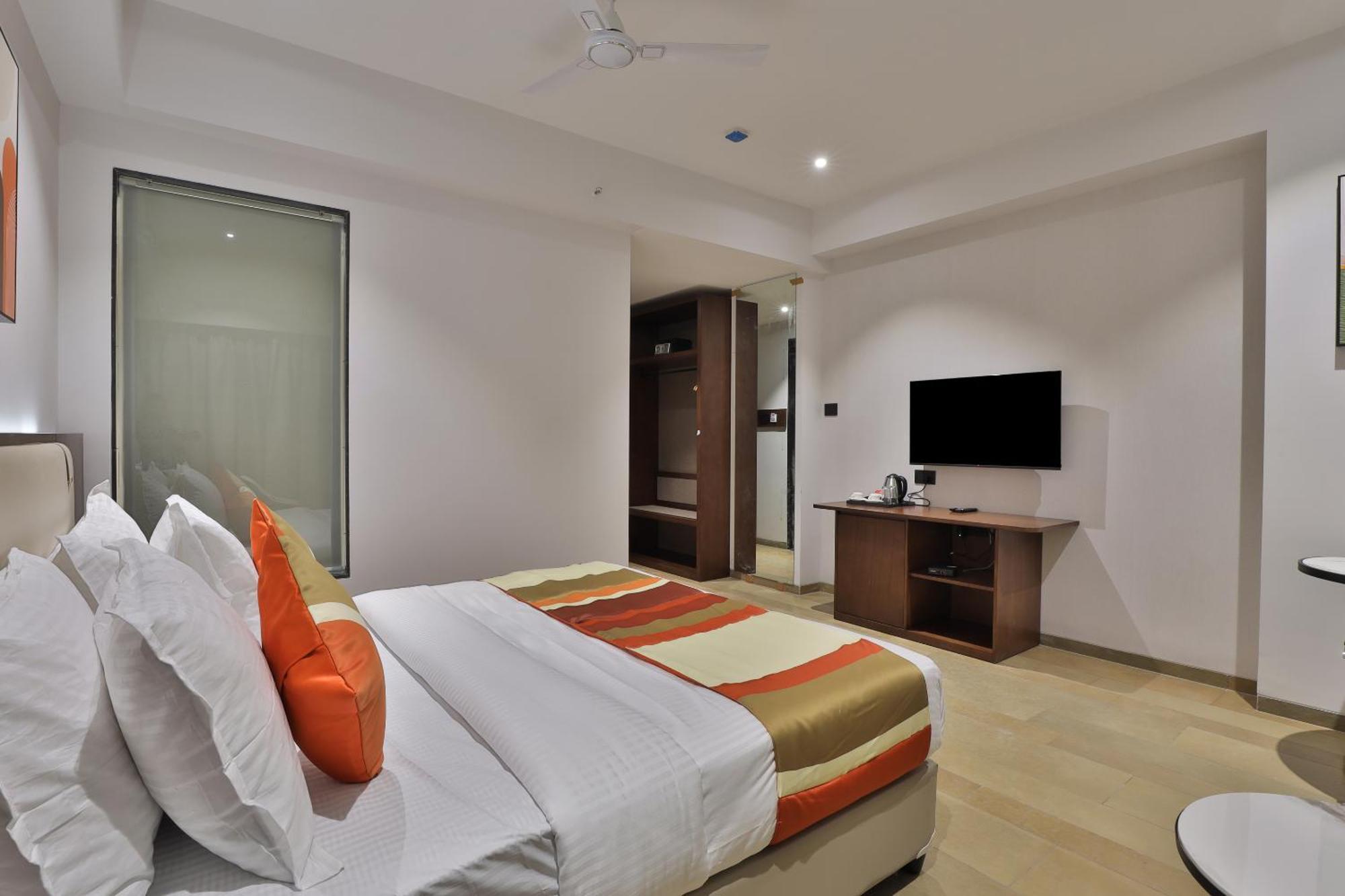 Hotel Elements 苏拉特 外观 照片