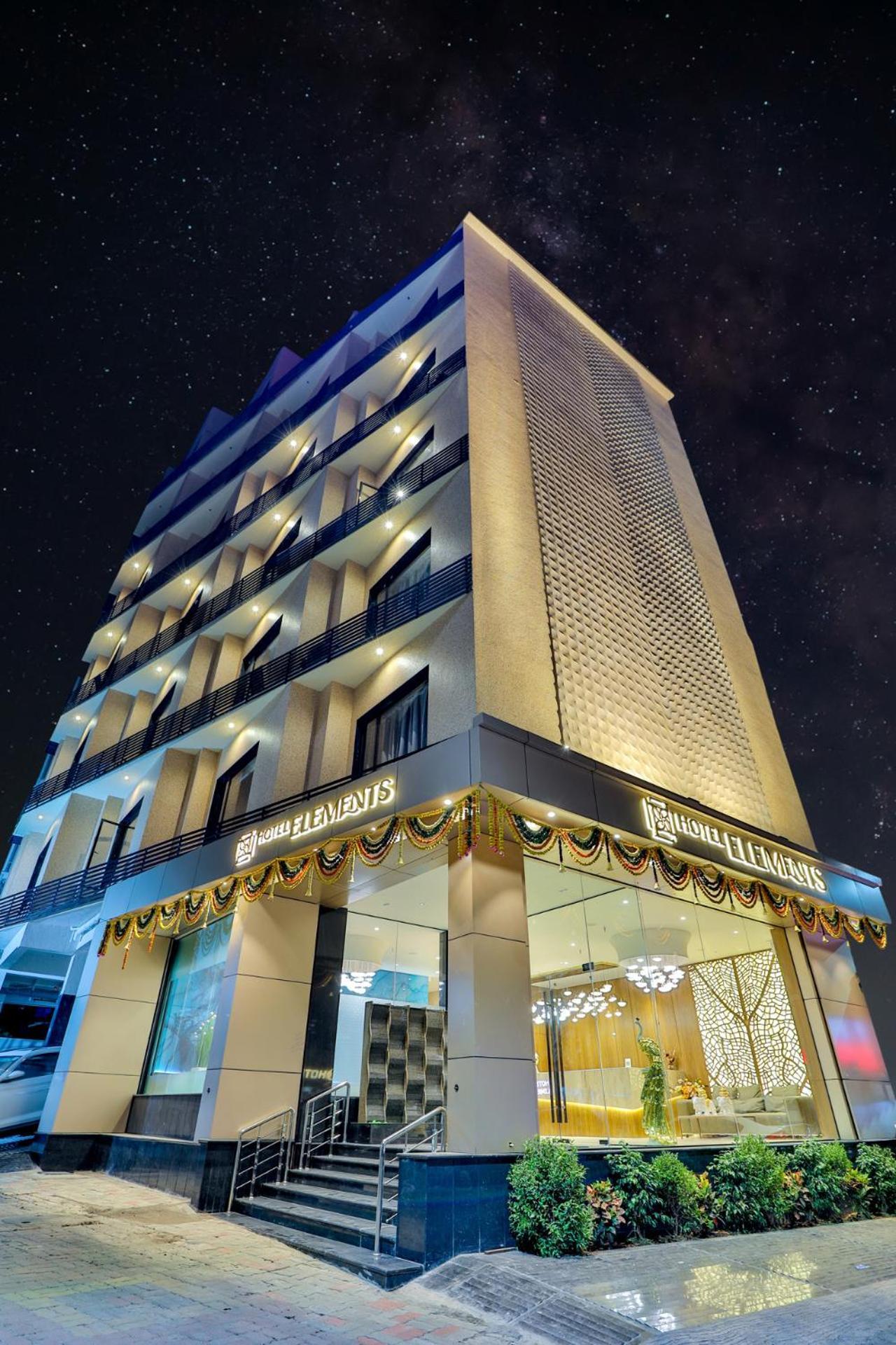 Hotel Elements 苏拉特 外观 照片